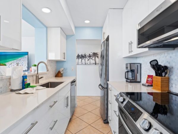 Siesta Key 2 Bedroom Condo Short Walk to Beach