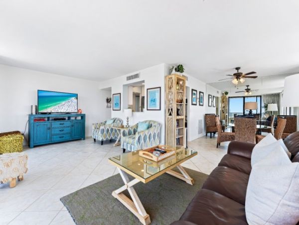 Siesta Key 2 Bedroom Condo Short Walk to Beach