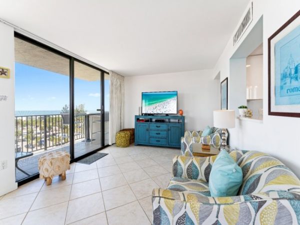 Siesta Key 2 Bedroom Condo Short Walk to Beach