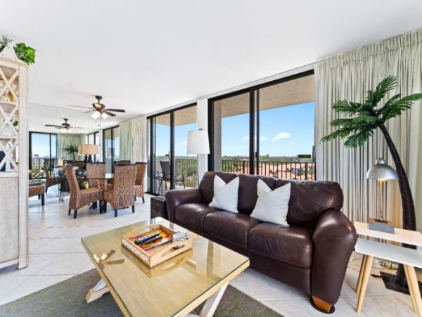 Siesta Key 2 Bedroom Condo Short Walk to Beach