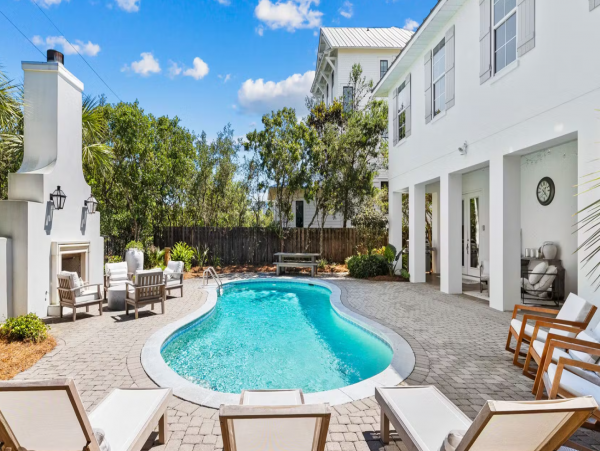 Gorgeous 7 Bedroom Home with Great Amenities