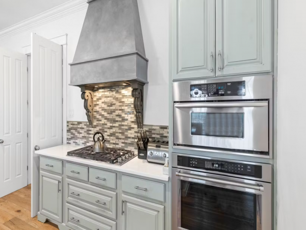 Gorgeous 7 Bedroom Home with Great Amenities