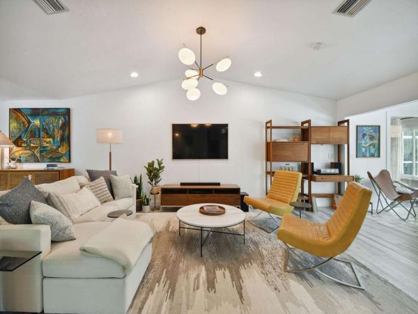 Sarasota Charming Home with 3 Bedroom