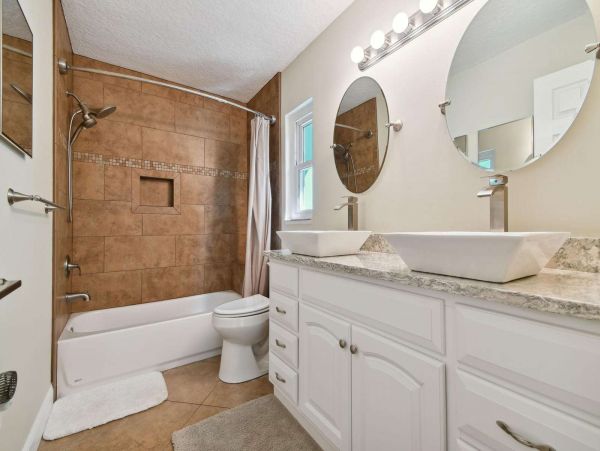Sarasota Charming Home with 3 Bedroom
