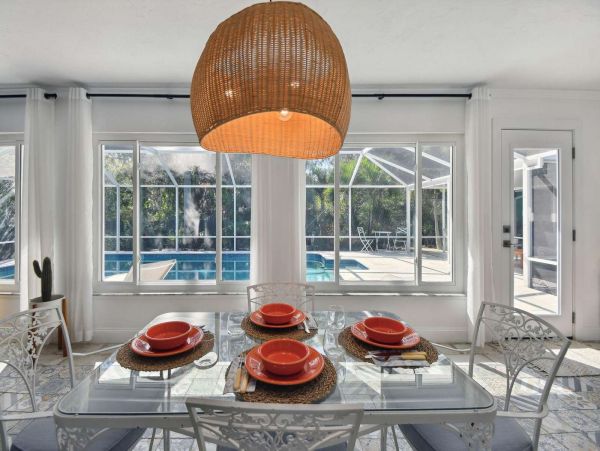Sarasota Charming Home with 3 Bedroom