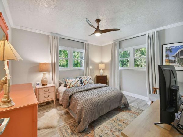 Sarasota Charming Home with 3 Bedroom