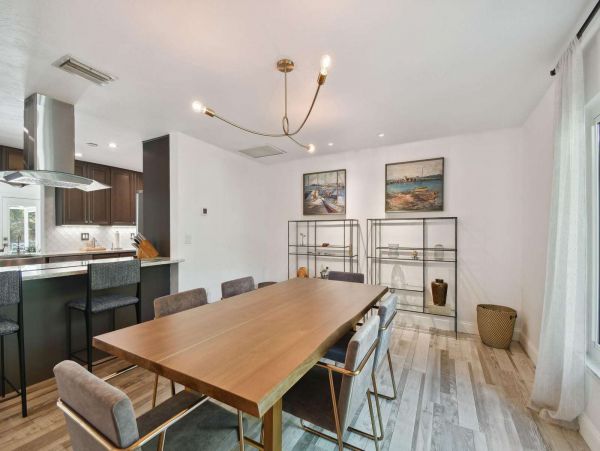 Sarasota Charming Home with 3 Bedroom