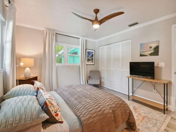 Sarasota Charming Home with 3 Bedroom