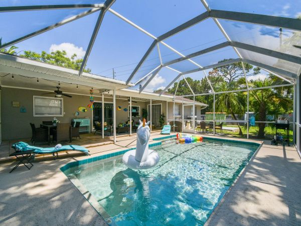 Sarasota Vacation Pool Home Three Bedroom