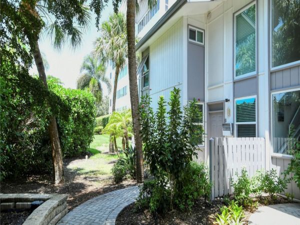 Siesta Key Condo with 3 Bedrooms