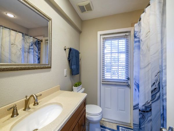 Four Bedroom Vacation Rental Home in Sarasota