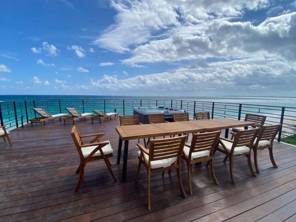 Beachfront Nine Bedroom Villa in The Bahamas Sleeps 18