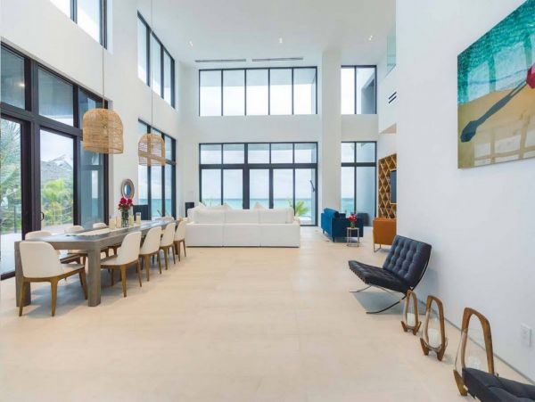 Beachfront Nine Bedroom Villa in The Bahamas Sleeps 18
