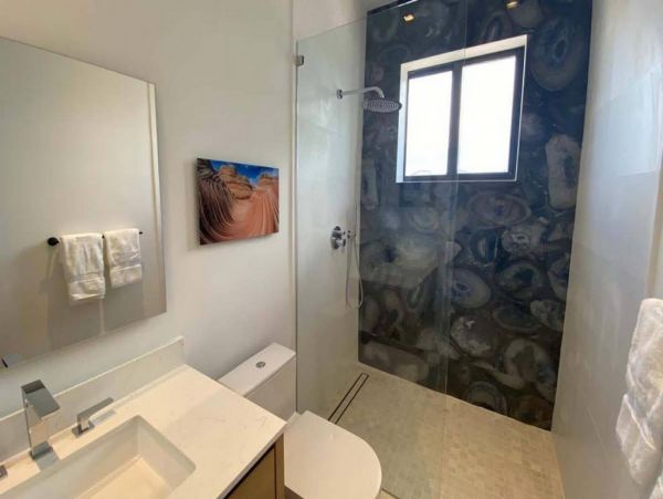 Beachfront Nine Bedroom Villa in The Bahamas Sleeps 18