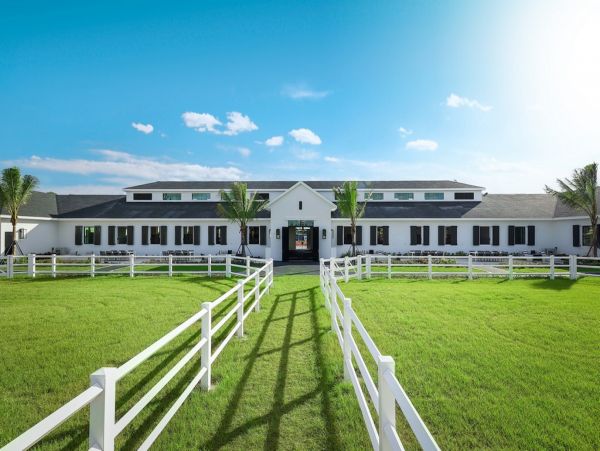 Luxury Bahamas 7 Bedroom Vacation Villa with Great Amenities