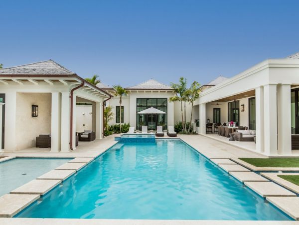 Luxurious 5 Bedroom Pool House in Bahamas Sleeps 15