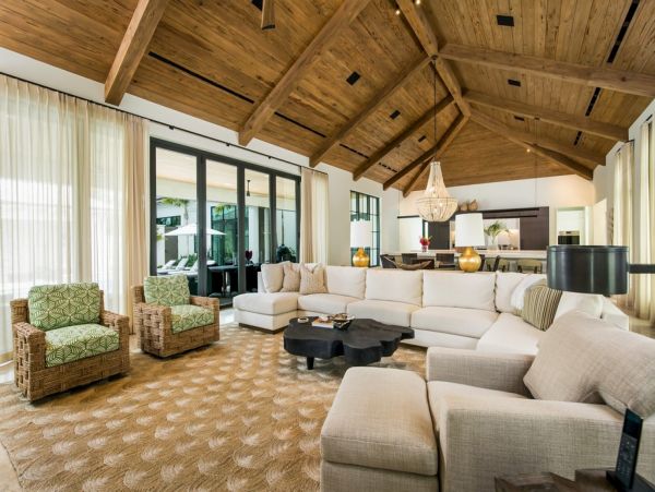 Luxurious 5 Bedroom Pool House in Bahamas Sleeps 15