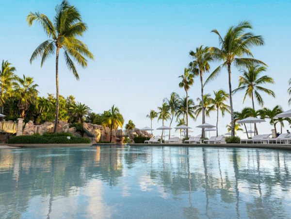 Luxurious 5 Bedroom Pool House in Bahamas Sleeps 15