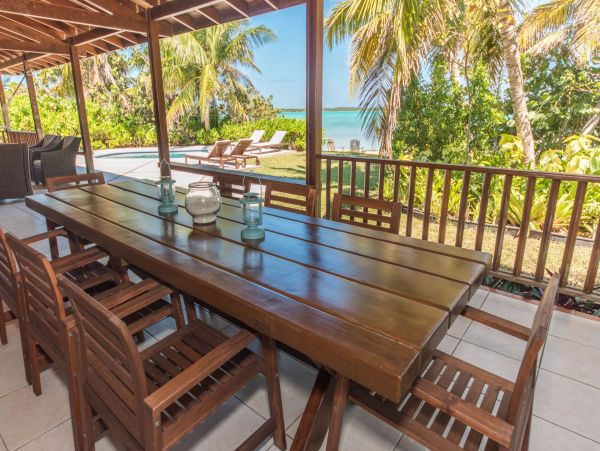The Bahamas Villa Plus Guest House with Private Pool Directly on the Beach