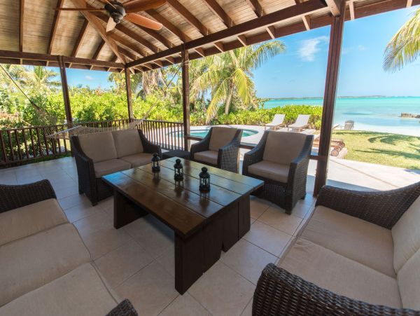 The Bahamas Villa Plus Guest House with Private Pool Directly on the Beach