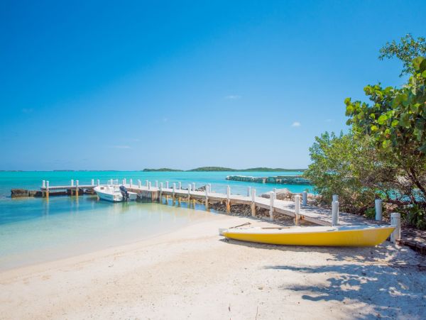 The Bahamas Villa Plus Guest House with Private Pool Directly on the Beach