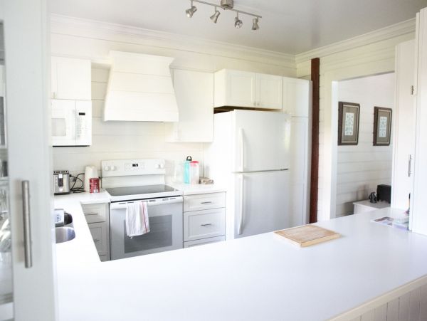 The Bahamas Villa Plus Guest House with Private Pool Directly on the Beach