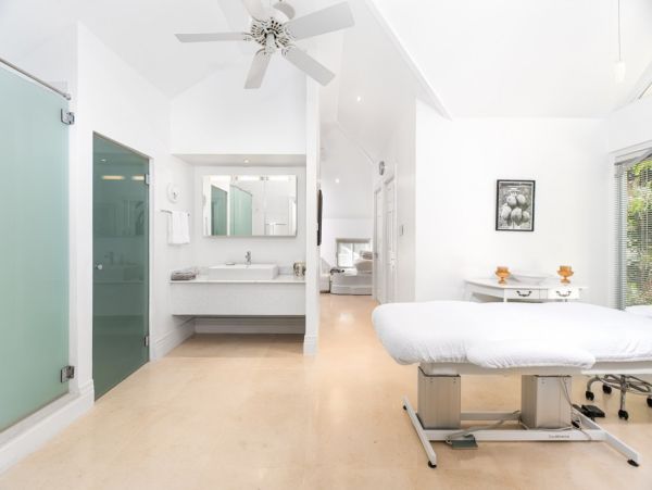 Caribbean Majesty: A Haven of Luxury and Elegance in St. Peter, Barbados