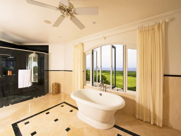 Luxury Vacation Villa with 8 Bedrooms & Great Amenities