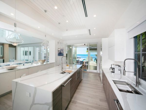 Seaside Serenity - Luxury 8-Bedroom Villa in the Cayman Islands