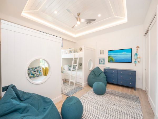 Seaside Serenity - Luxury 8-Bedroom Villa in the Cayman Islands