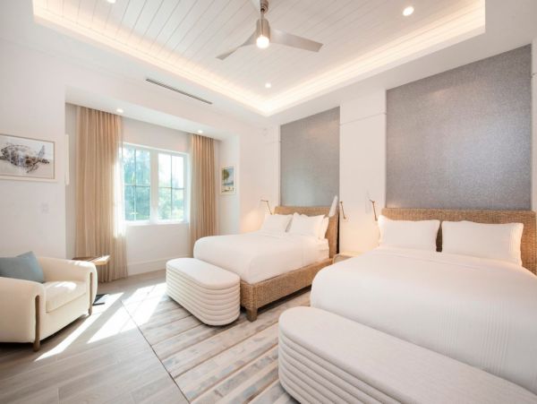 Seaside Serenity - Luxury 8-Bedroom Villa in the Cayman Islands