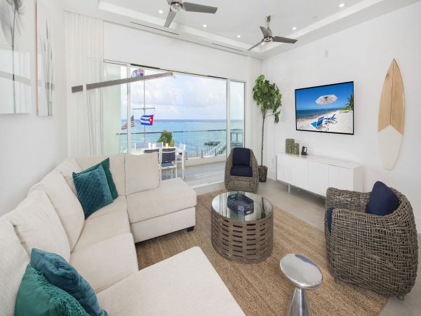 3-Bdrm Condo Stunning Ocean Views in Cayman Islands