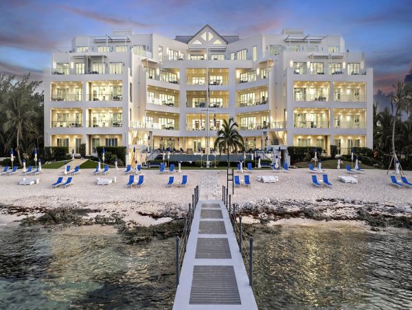 3-Bdrm Condo Stunning Ocean Views in Cayman Islands