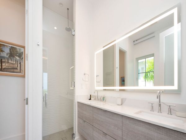 Luxury Grand Cayman Villa Rental 8-Bedroom Beachfront Vacation Home