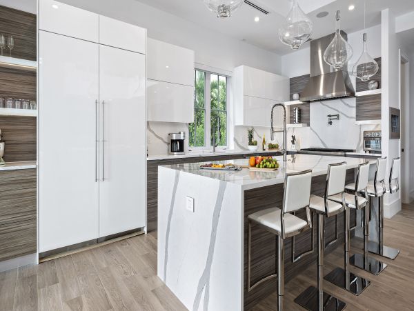 Luxury Grand Cayman Villa Rental 8-Bedroom Beachfront Vacation Home