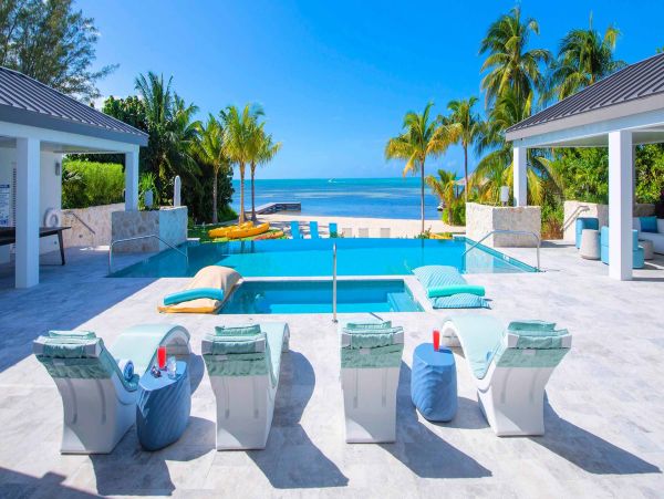 Luxury Grand Cayman Villa Rental 8-Bedroom Beachfront Vacation Home