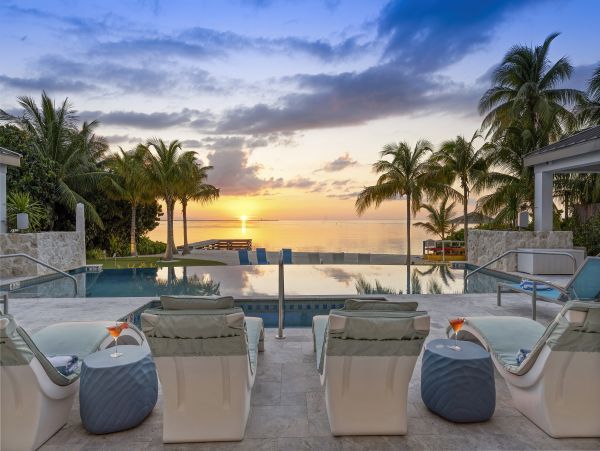 Luxury Grand Cayman Villa Rental 8-Bedroom Beachfront Vacation Home