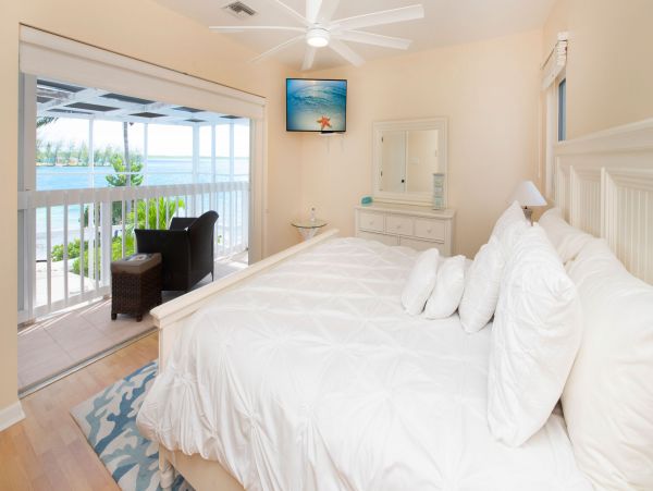 Cayman Island Two Bedroom Home with Stunning Tropical View