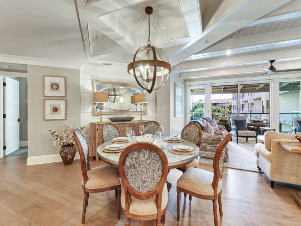 Cozy Corner with 5 Bedrooms and Great View