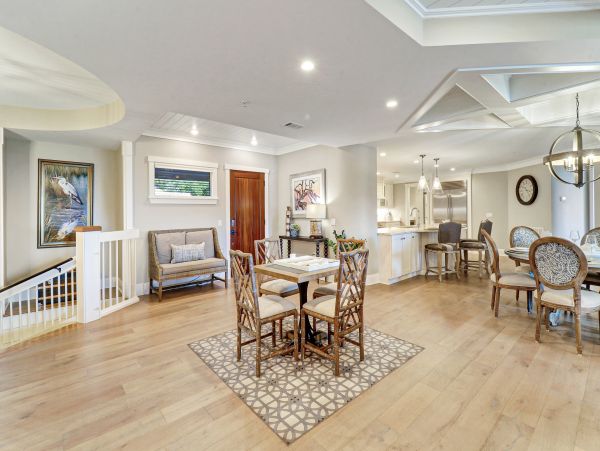 Cozy Corner with 5 Bedrooms and Great View