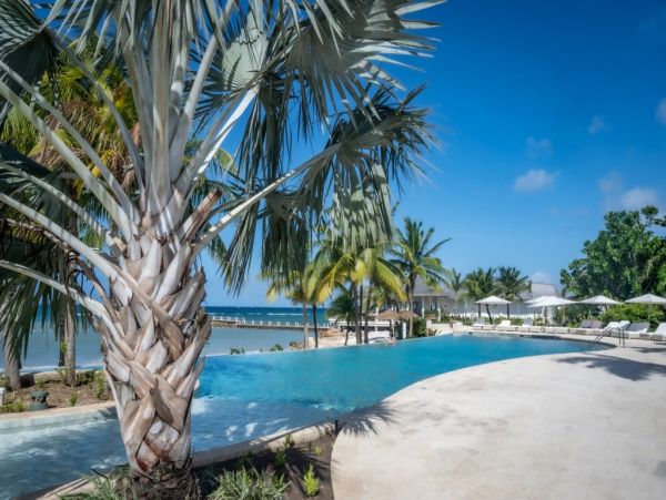 Caribbean Bliss: A 10-Bedroom Luxury Retreat in Montego Bay