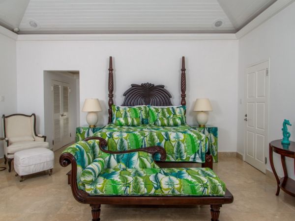 Caribbean Bliss: A 10-Bedroom Luxury Retreat in Montego Bay