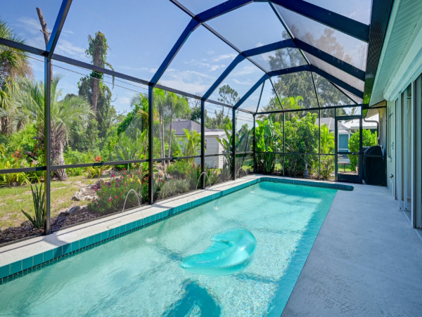 Charming 2 Bedroom Vacation Home with Private Pool