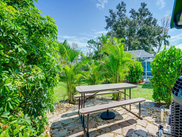 Charming 2 Bedroom Vacation Home with Private Pool