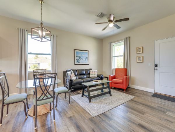 Englewood Home with 2 Bedrooms