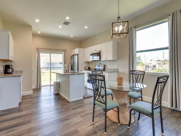 Englewood Home with 2 Bedrooms