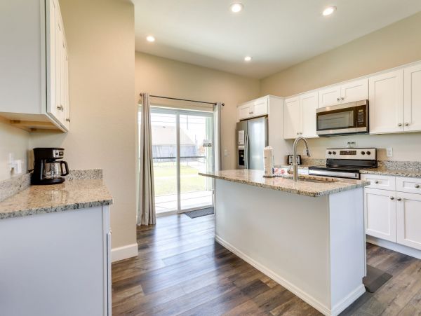 Englewood Home with 2 Bedrooms