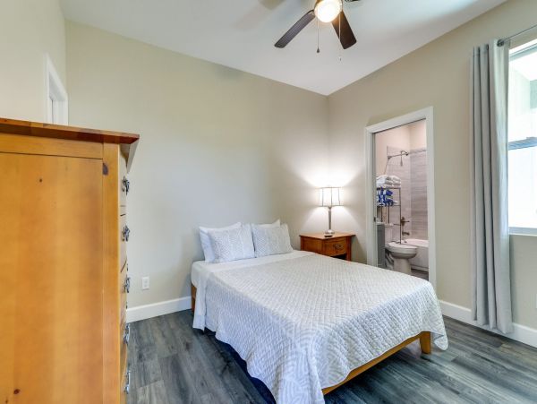 Englewood Home with 2 Bedrooms