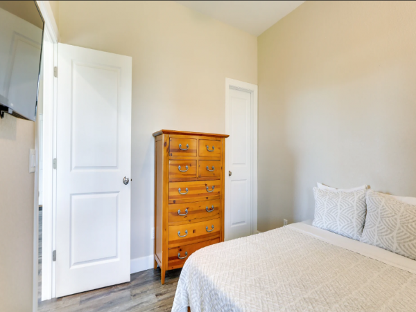 Englewood Home with 2 Bedrooms