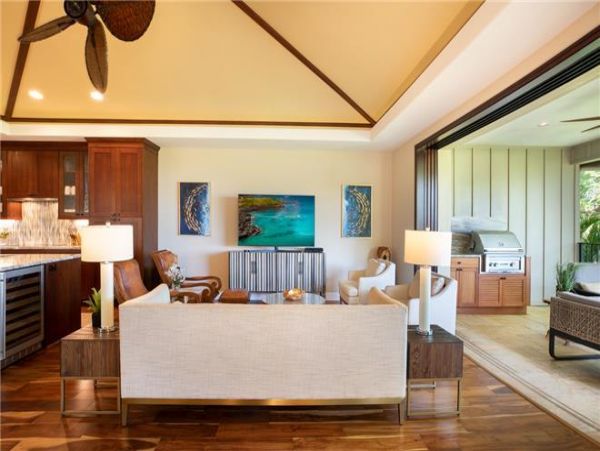 Gorgeous 4 Bedroom Vacation Getaway Great Amenities